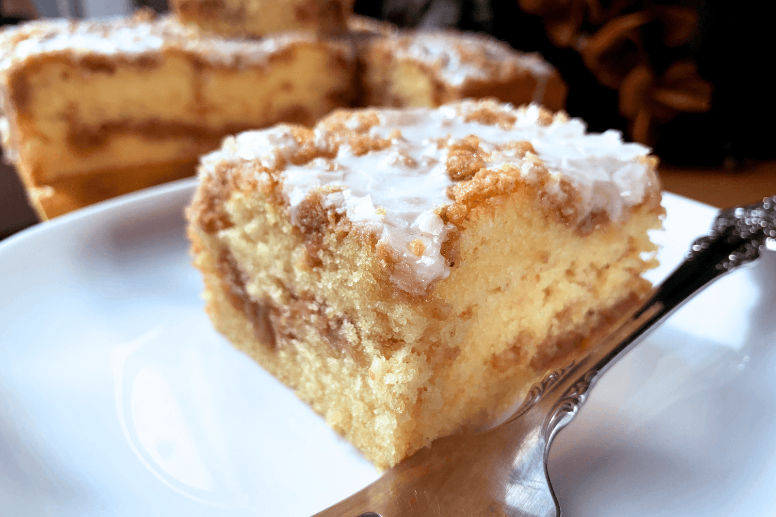 You are currently viewing Cinnamon Streusel Crumb Cake
